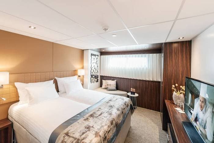 Amadeus River Cruises - Amadeus Queen - Accommodation - Cabin 1.jpg